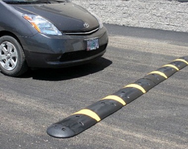 Rubber Speed Bump Black/Yellow Stripe